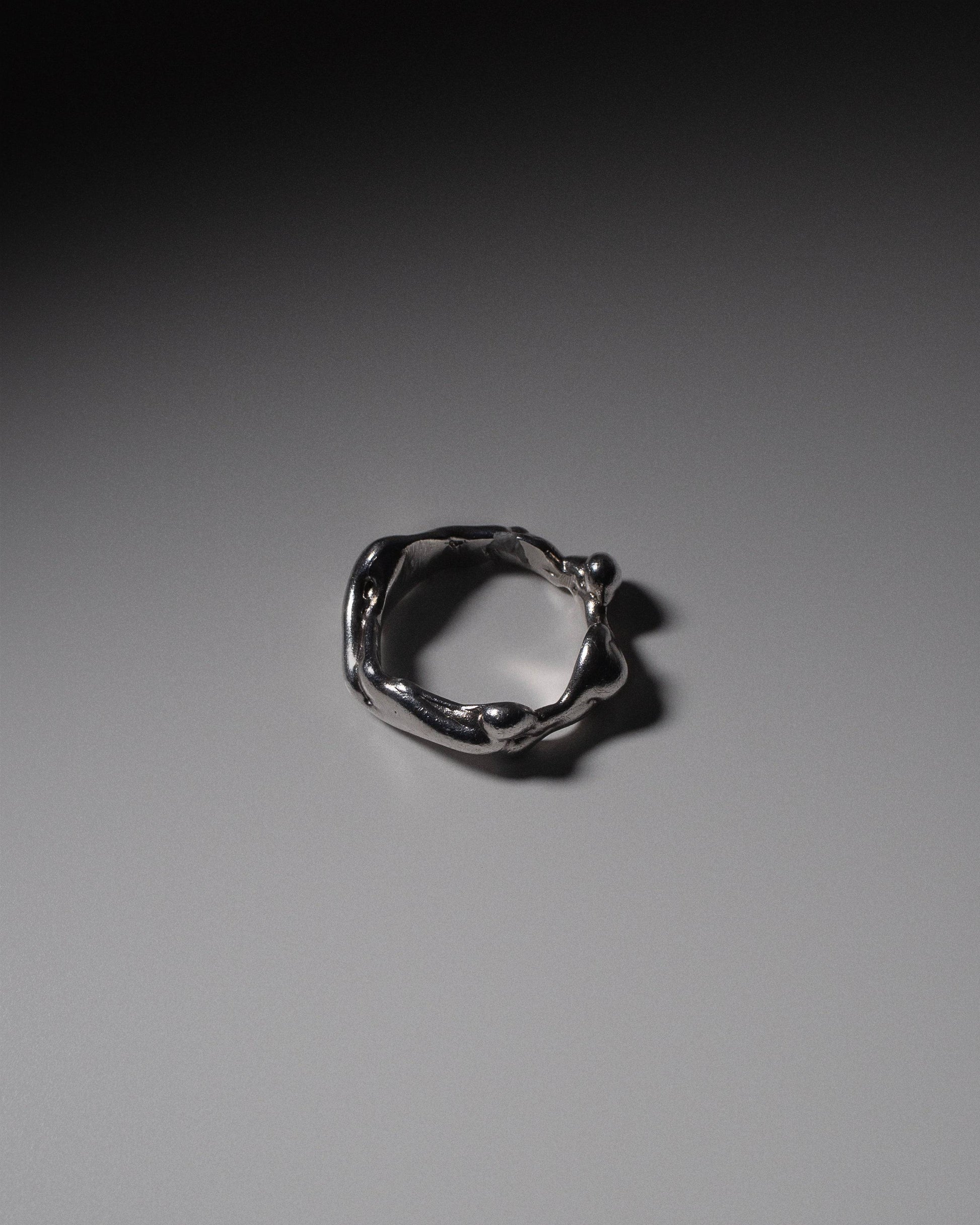 Caprious Ring (NHS XRAY SILVER) - MVESLW-FST