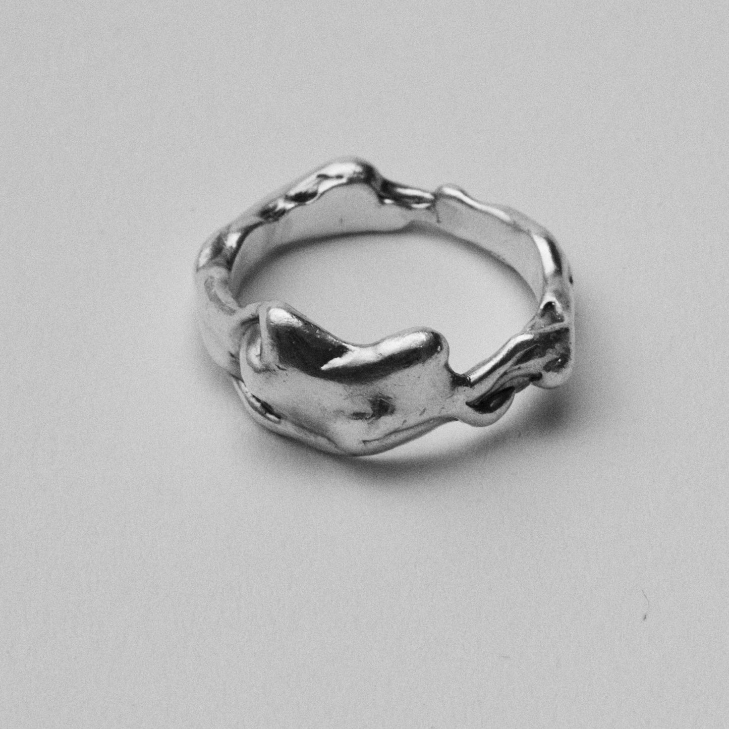 Caprious Ring (NHS XRAY SILVER) - MVESLW-FST