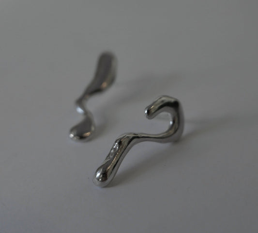 DO YOU DREAM OF ME EARRINGS (NHS XRAY SILVER) - MVESLW-FST