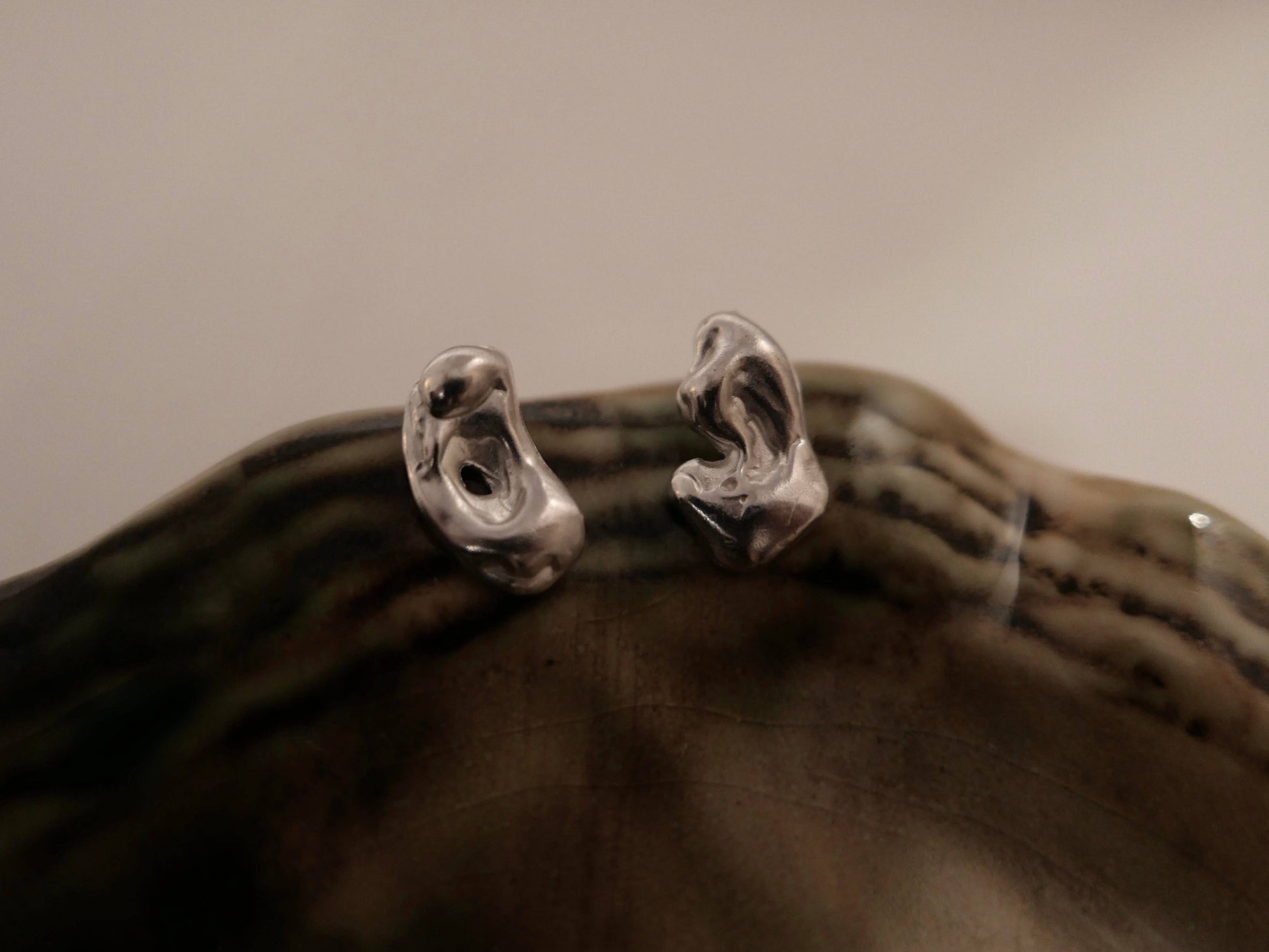 TENSION POOL EARRINGS (NHS XRAY SILVER) - MVESLW-FST